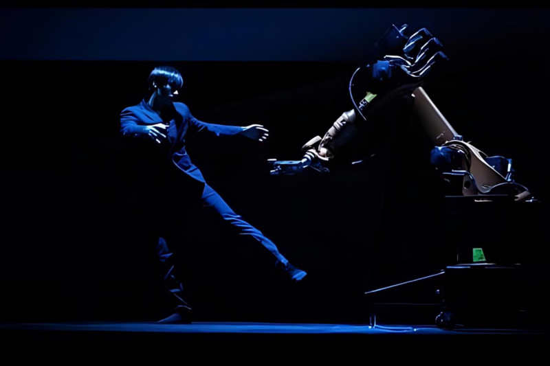Huang Yi and KUKA
