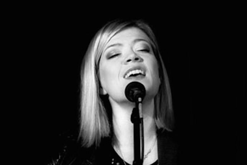 2016 Artist Liz Longley