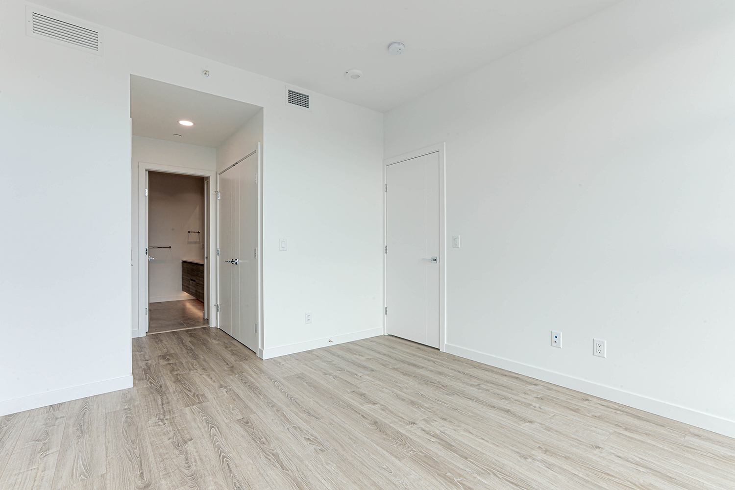 Property photo 123