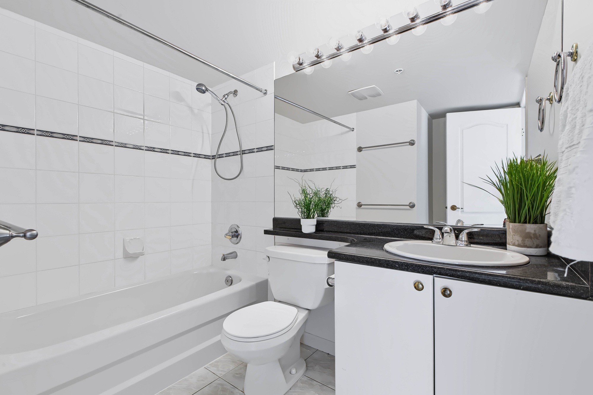 Property photo 123