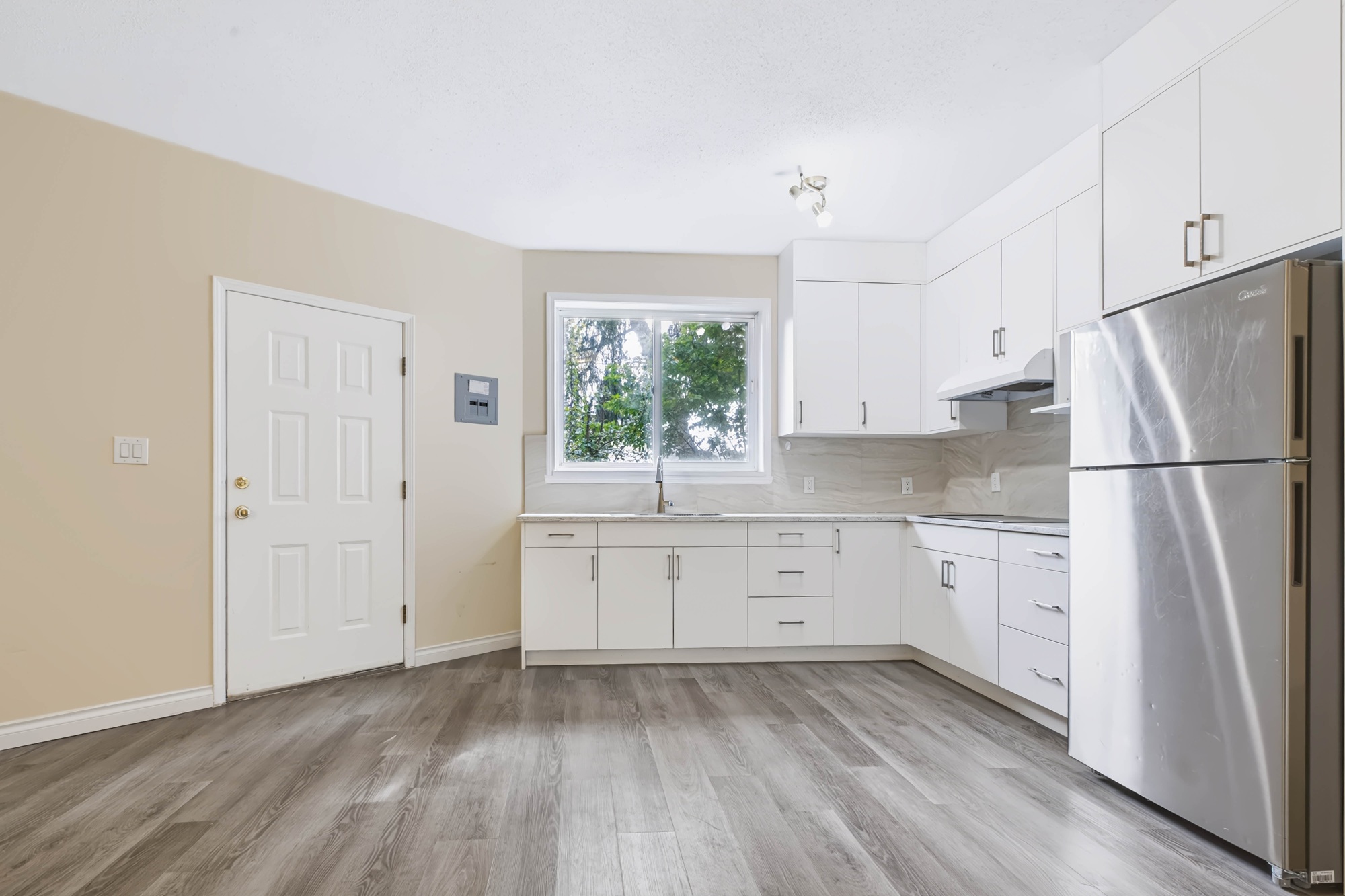 Property photo 127