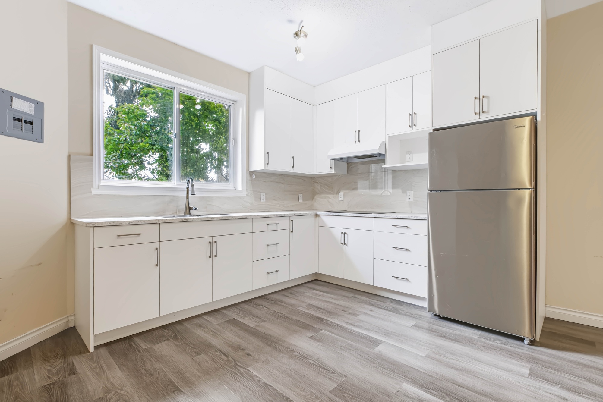 Property photo 128