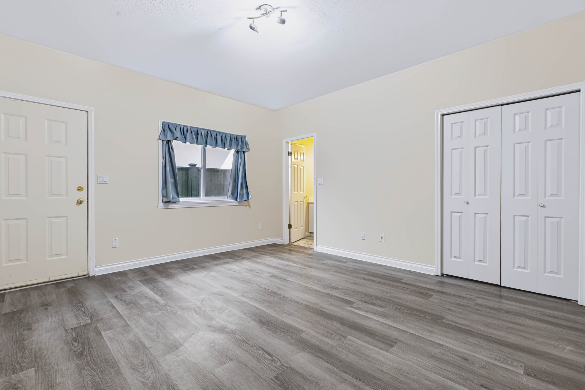 Property photo 132