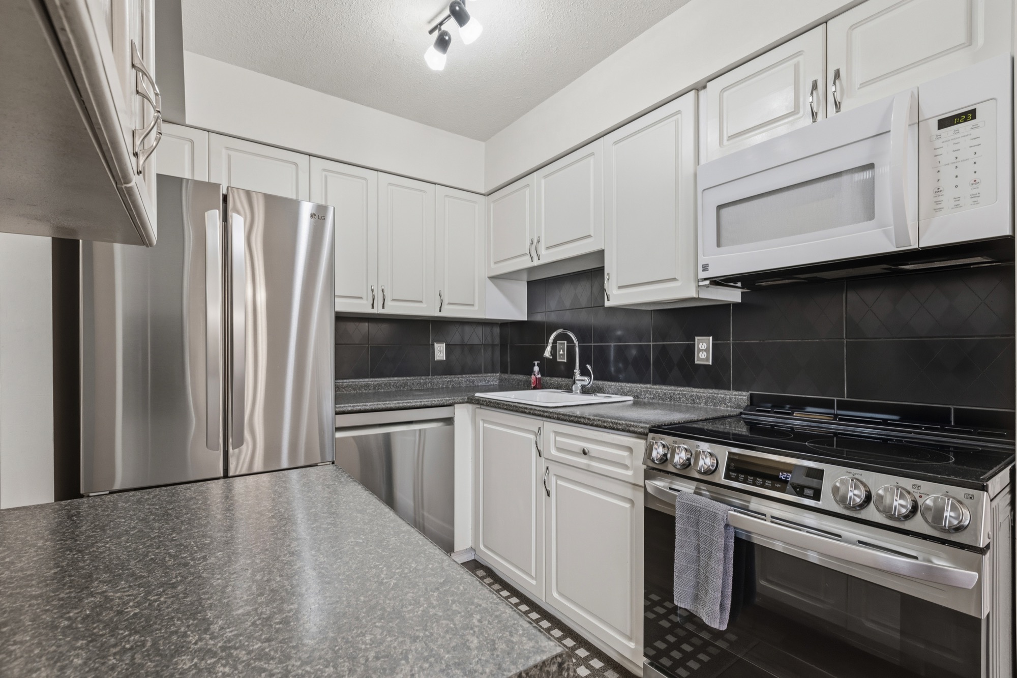 Property photo 114