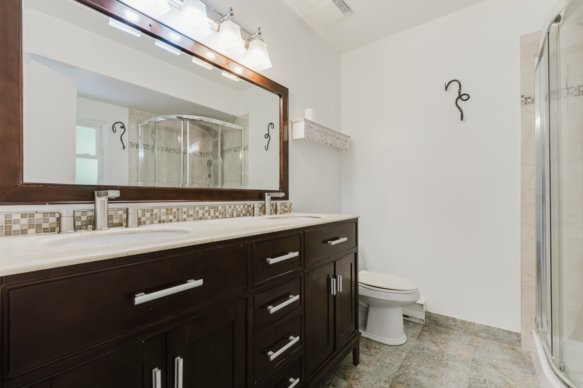 Property photo 122