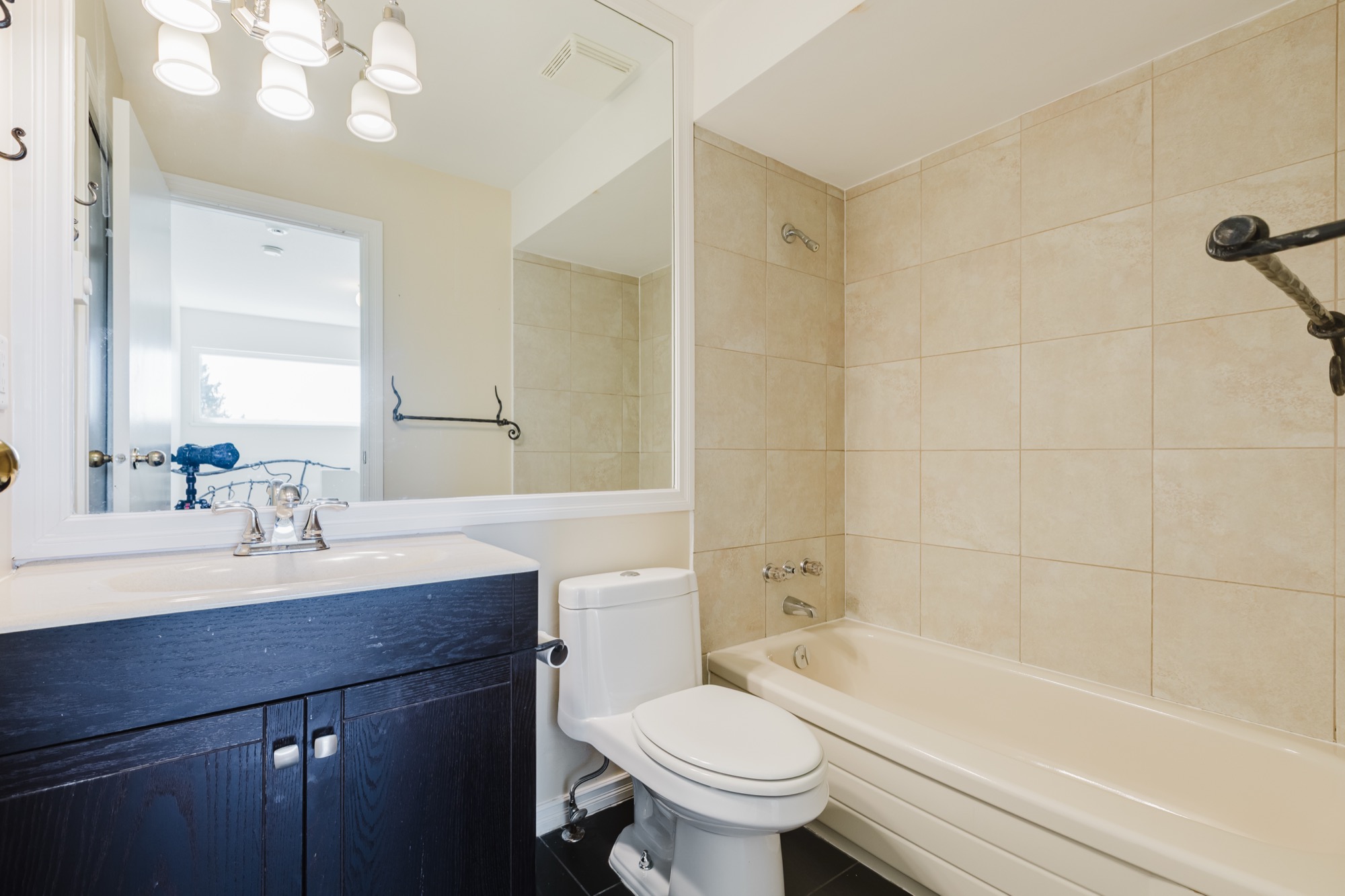 Property photo 125
