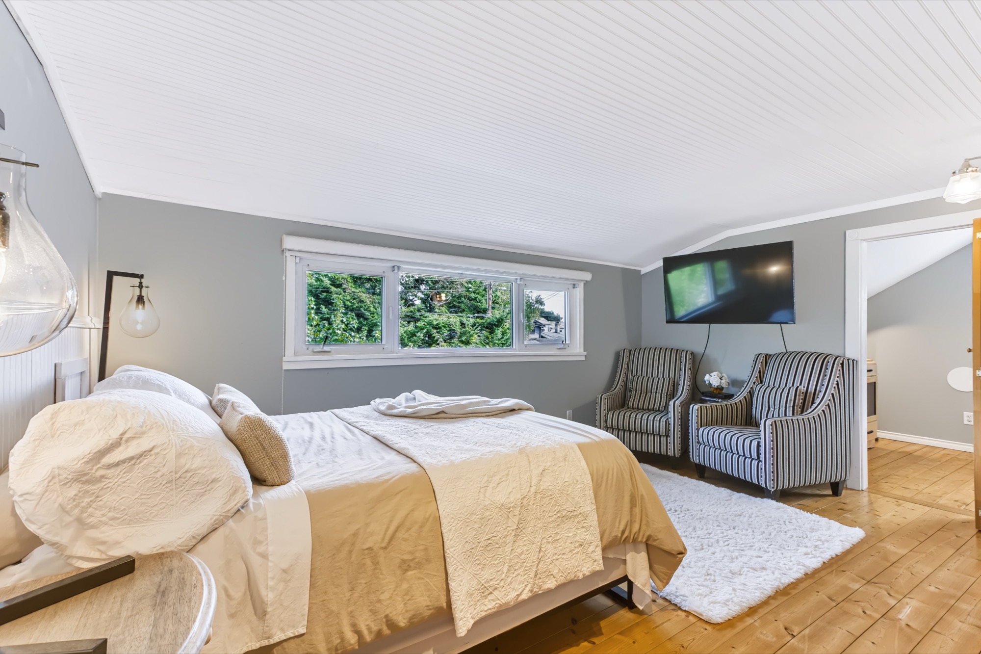 Property photo 128