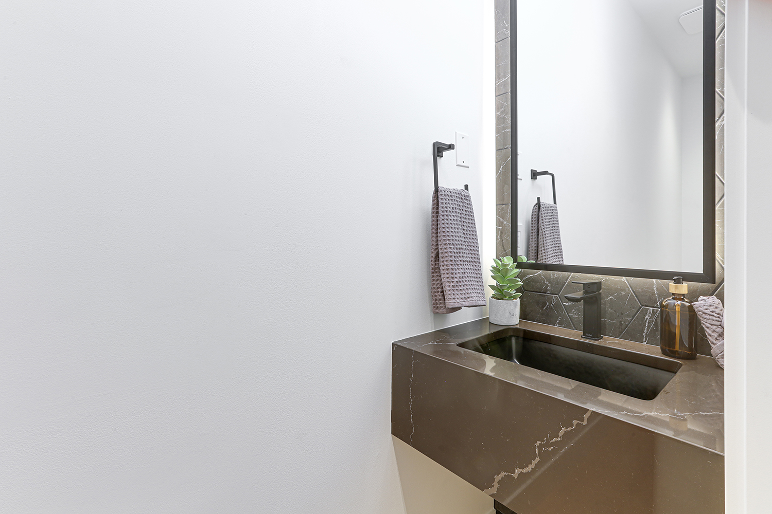Property photo 122