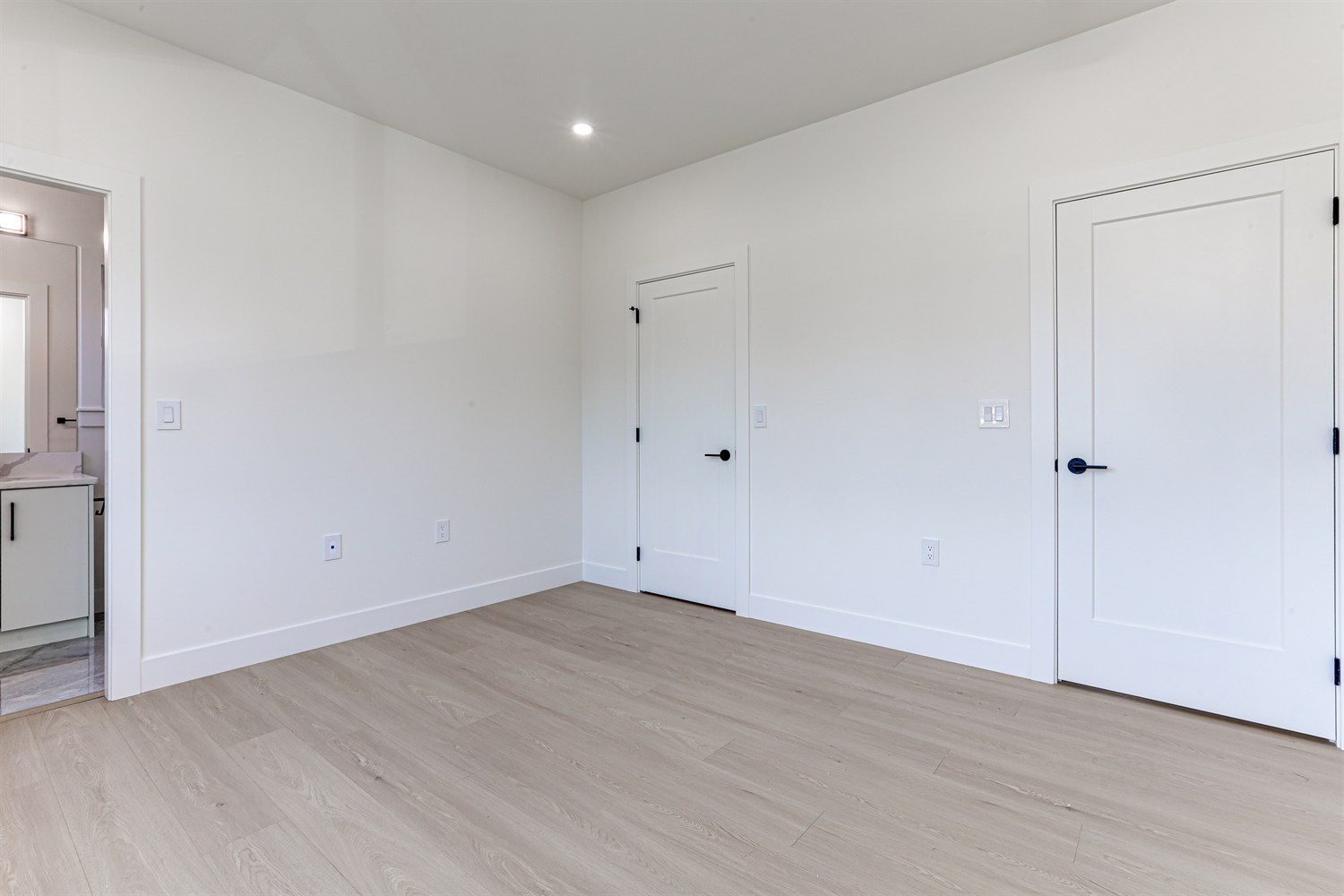 Property photo 135