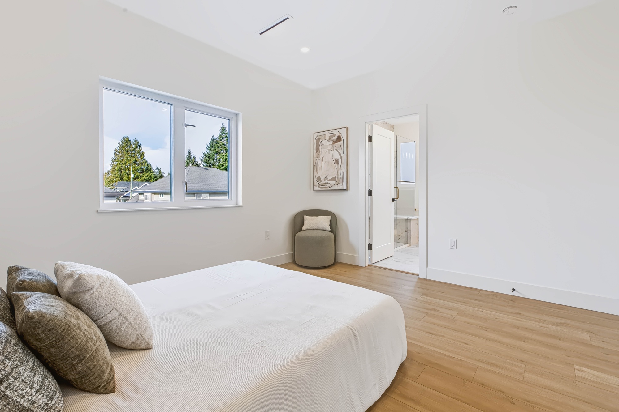 Property photo 125