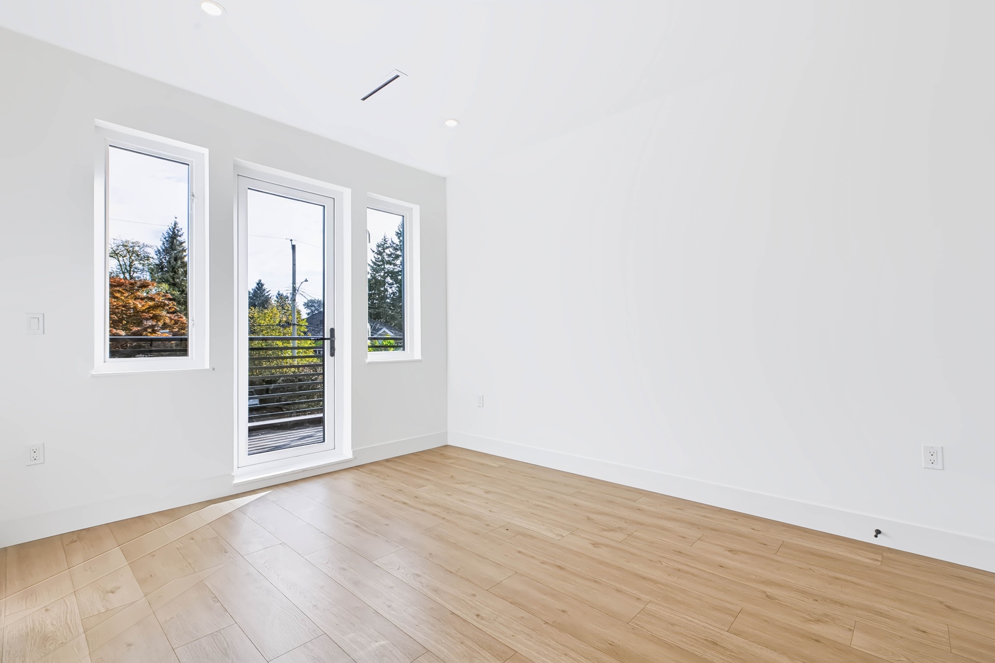 Property photo 129