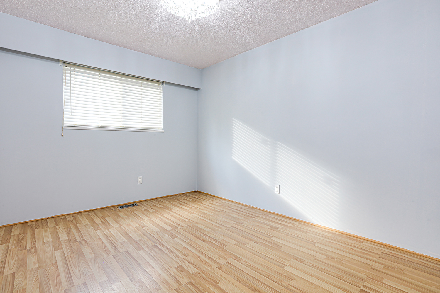 Property photo 128