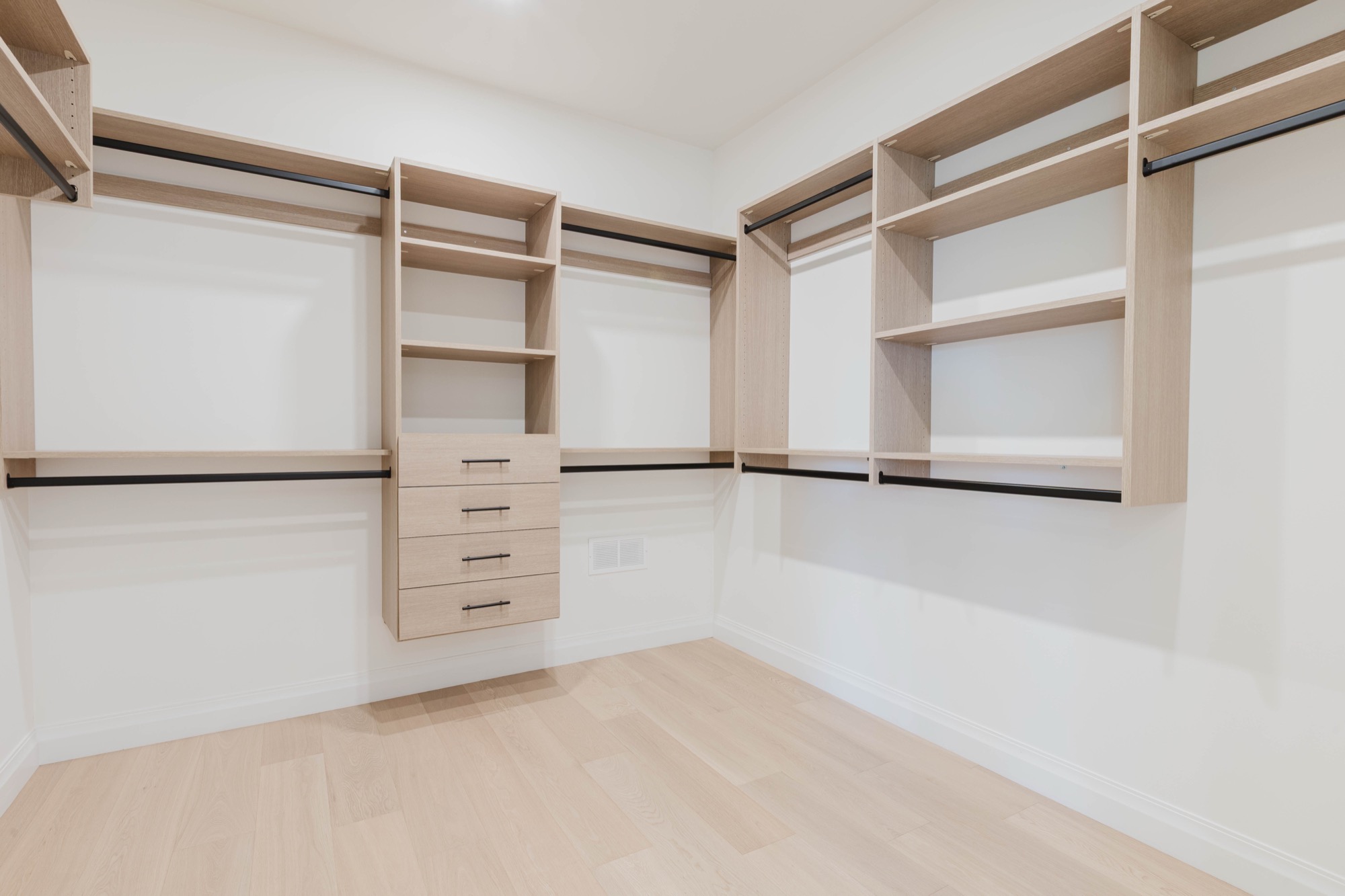 Property photo 140