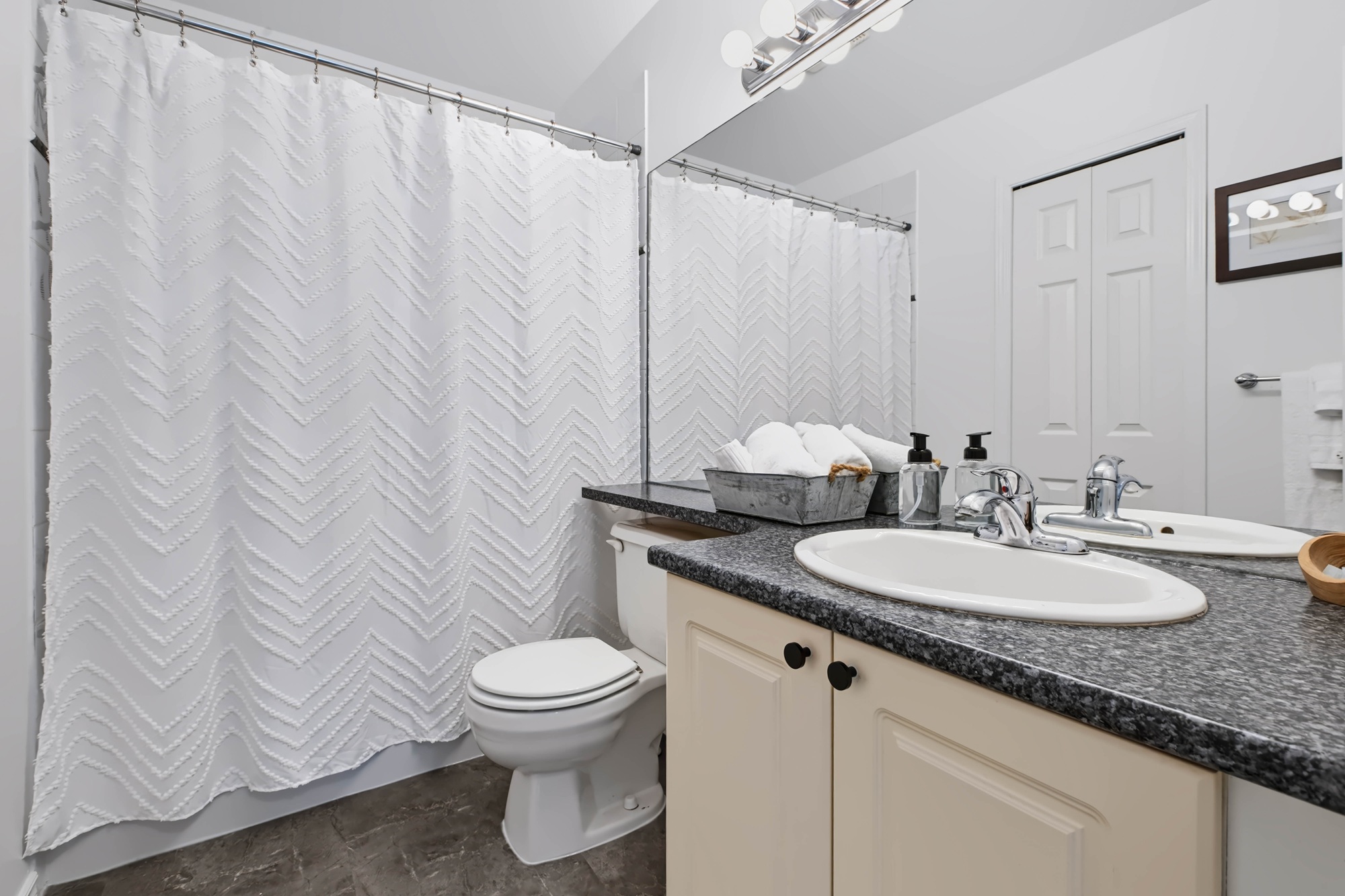 Property photo 128