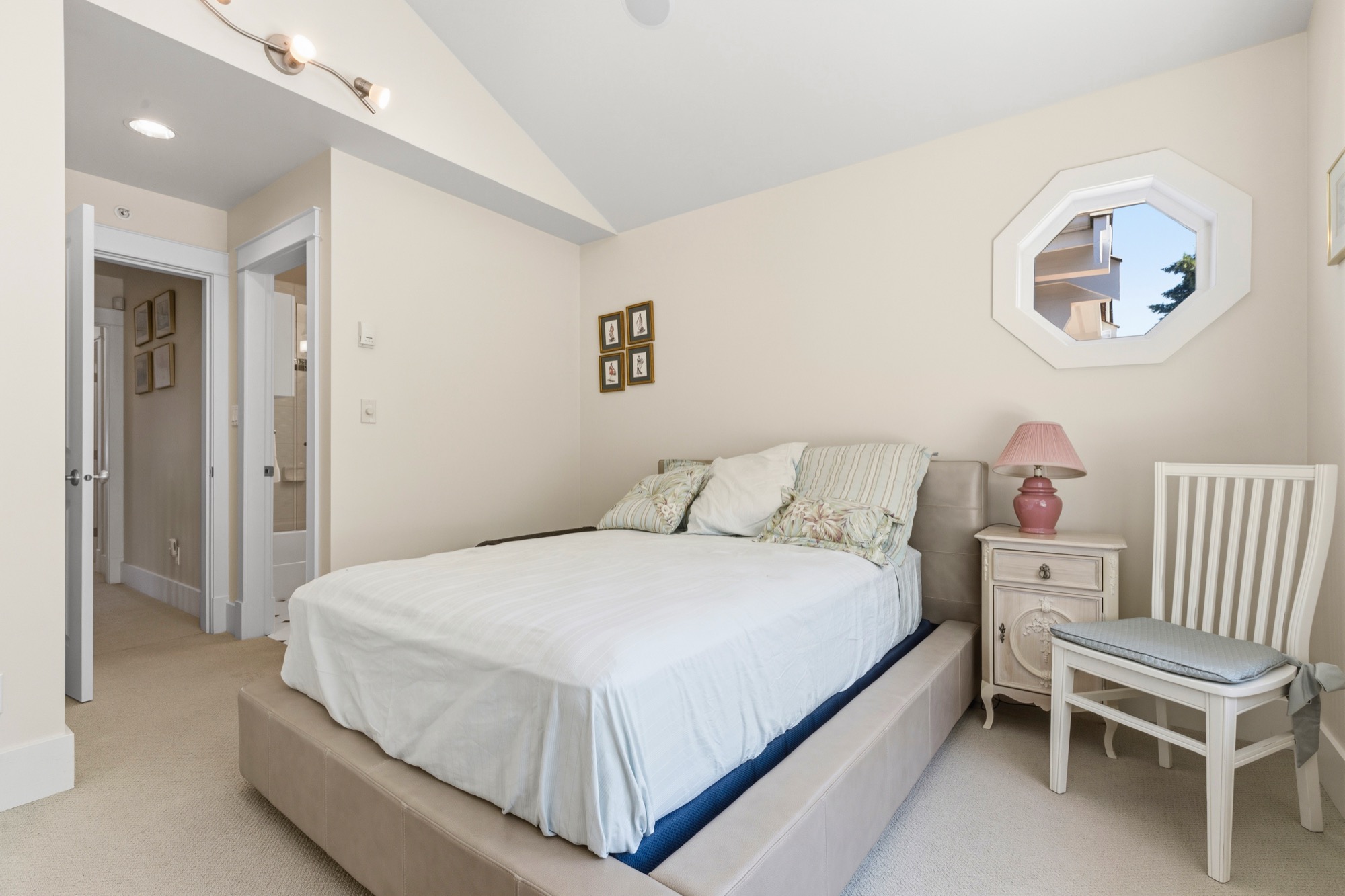 Property photo 128