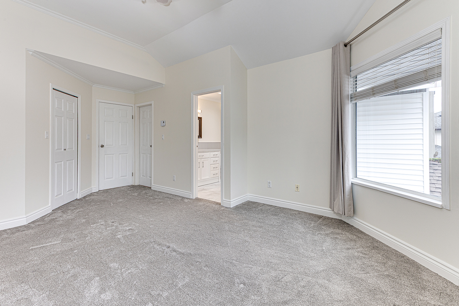 Property photo 128