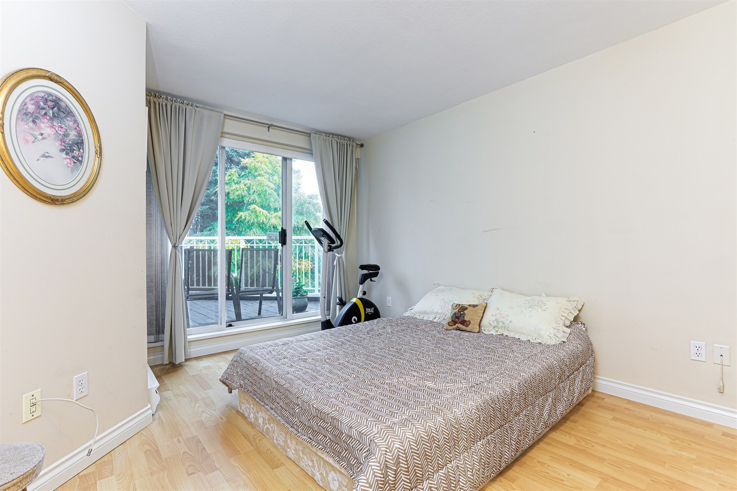 Property photo 121