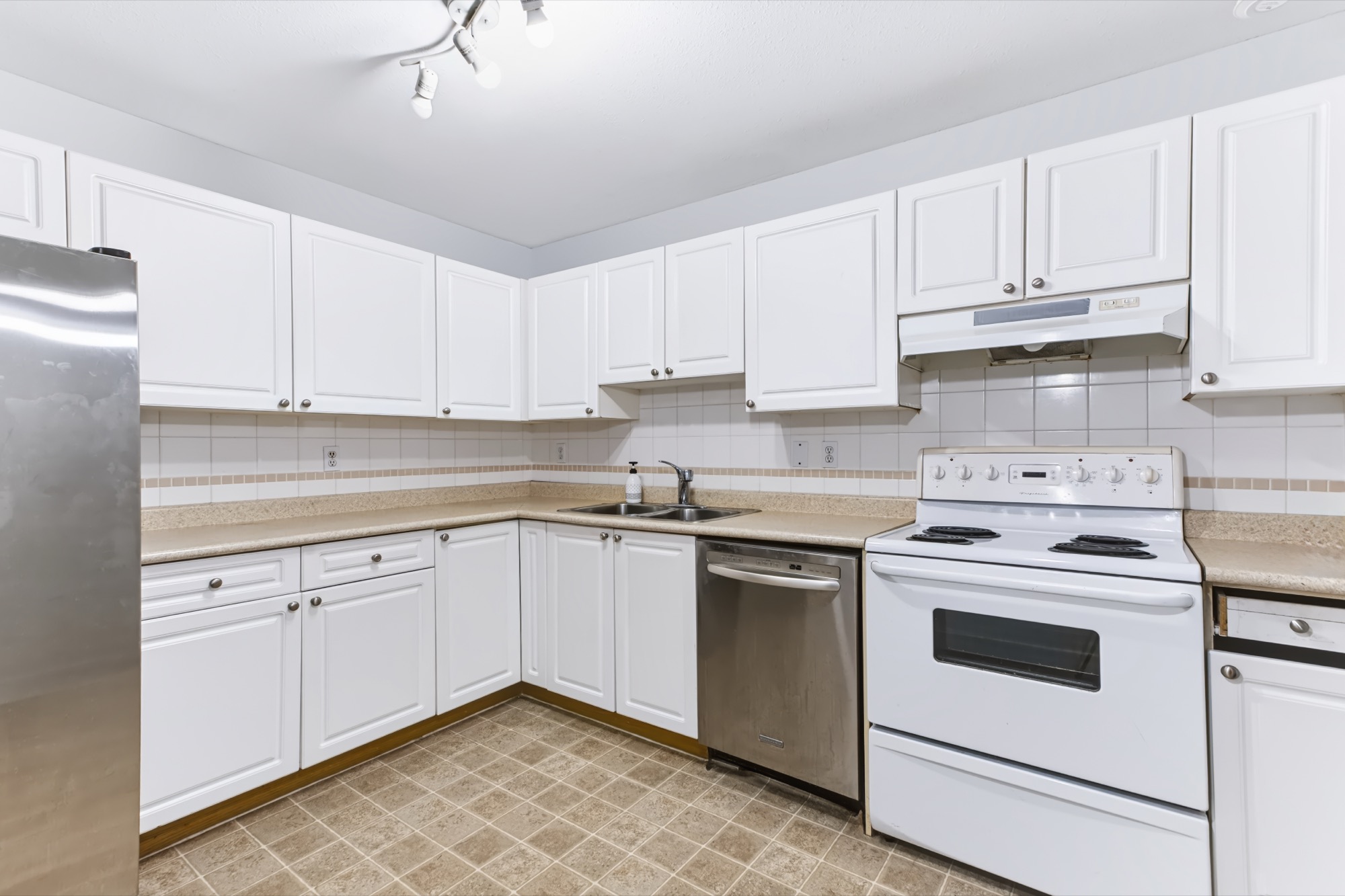 Property photo 110