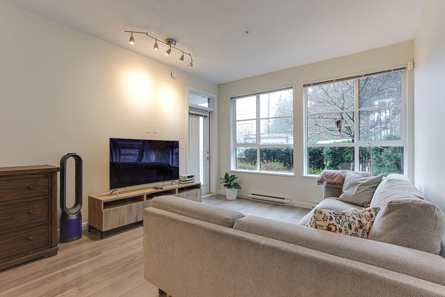 Property photo 111