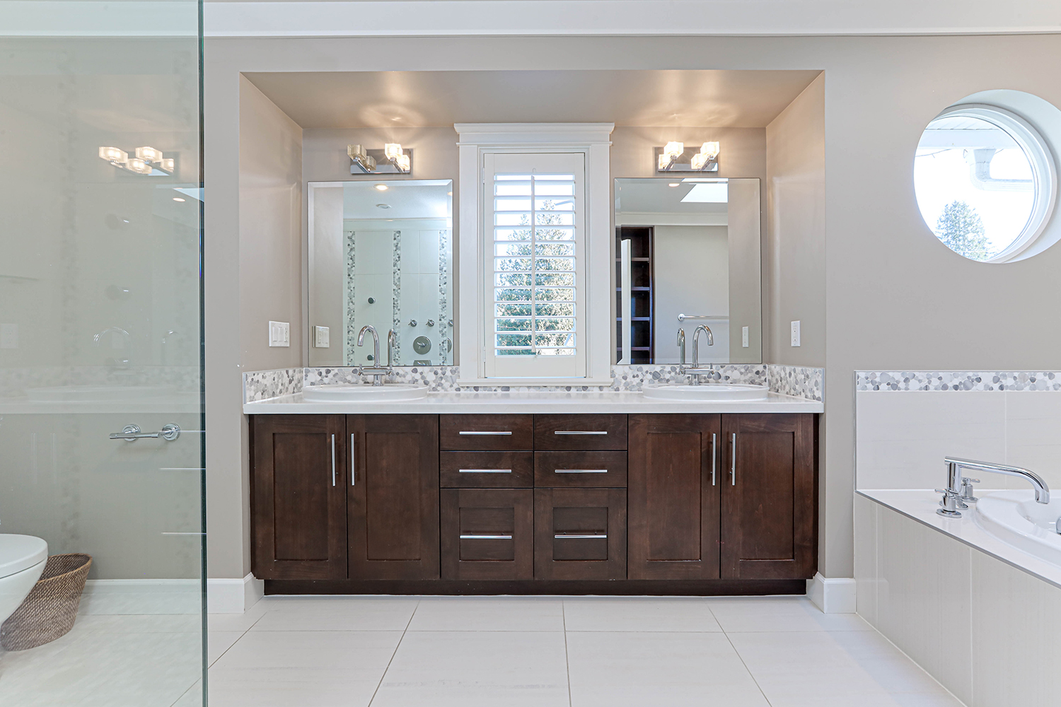 Property photo 136