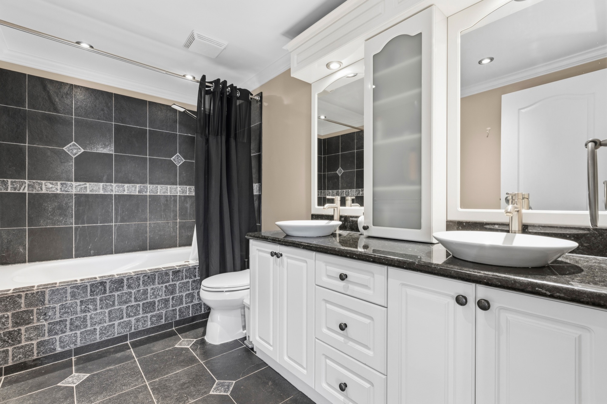 Property photo 120