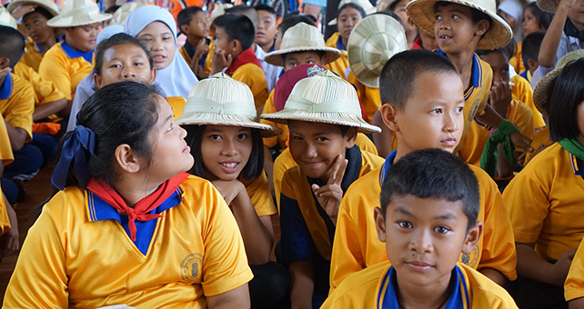 Max Gives Back Phucket, Thailand 2015