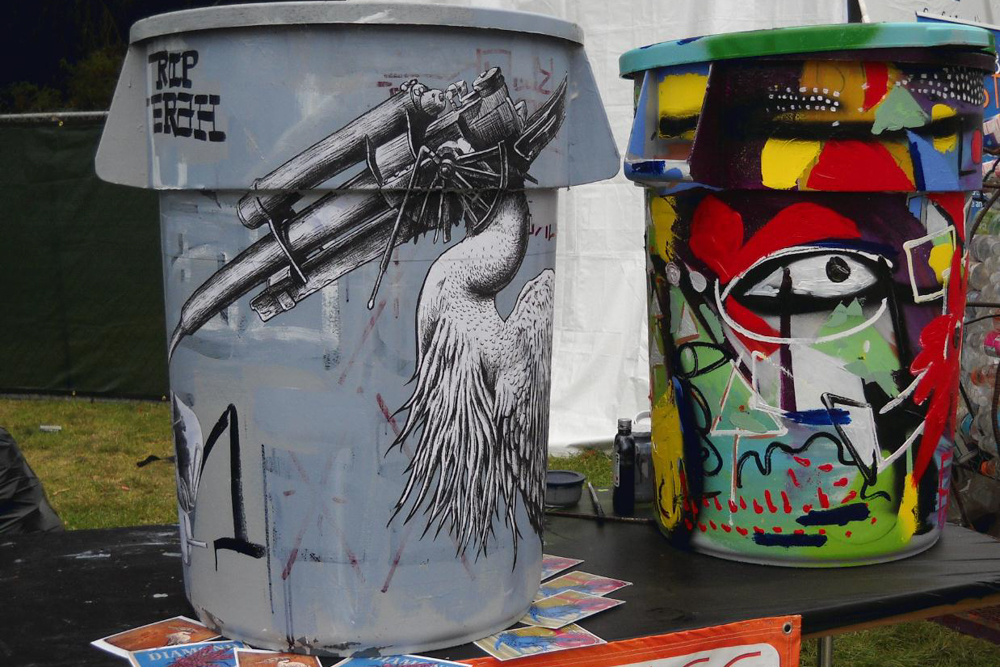 Art_Trashcan_20090830_175817_OutsideLands_0120CPB