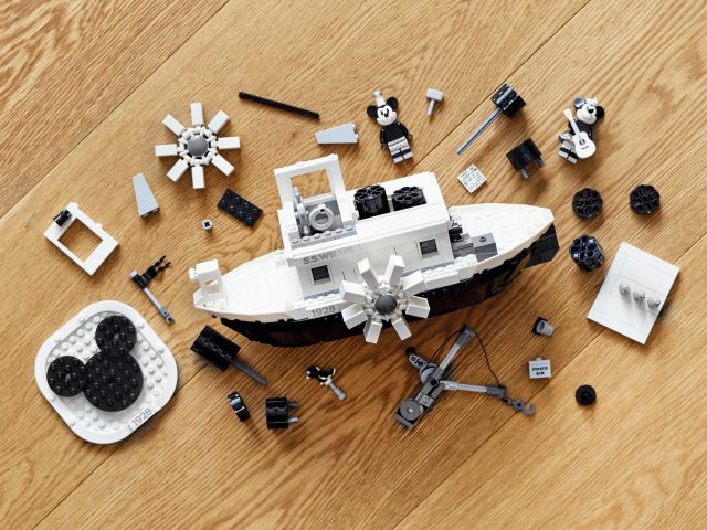 Details of LEGO Ideas Disney 21317 Steamboat Willie set including