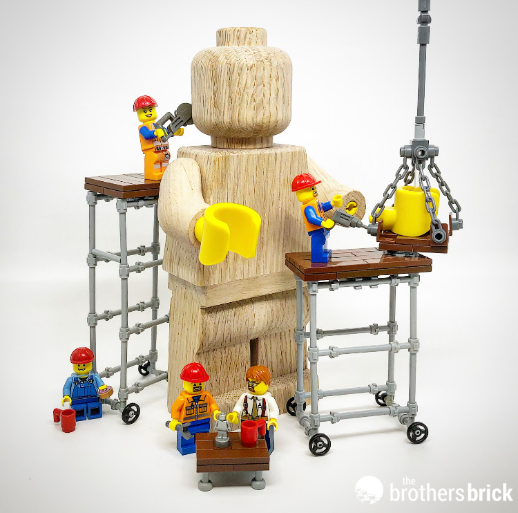 Watch out for splinters - on with LEGO Originals 853967 Wooden Minifigure [Review] Brothers Brick | The Brothers Brick