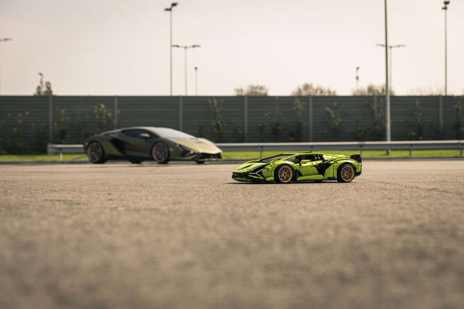 42115 LEGO® Technic™ Sián FKP 37 The Brothers Brick5 The Brothers Brick The