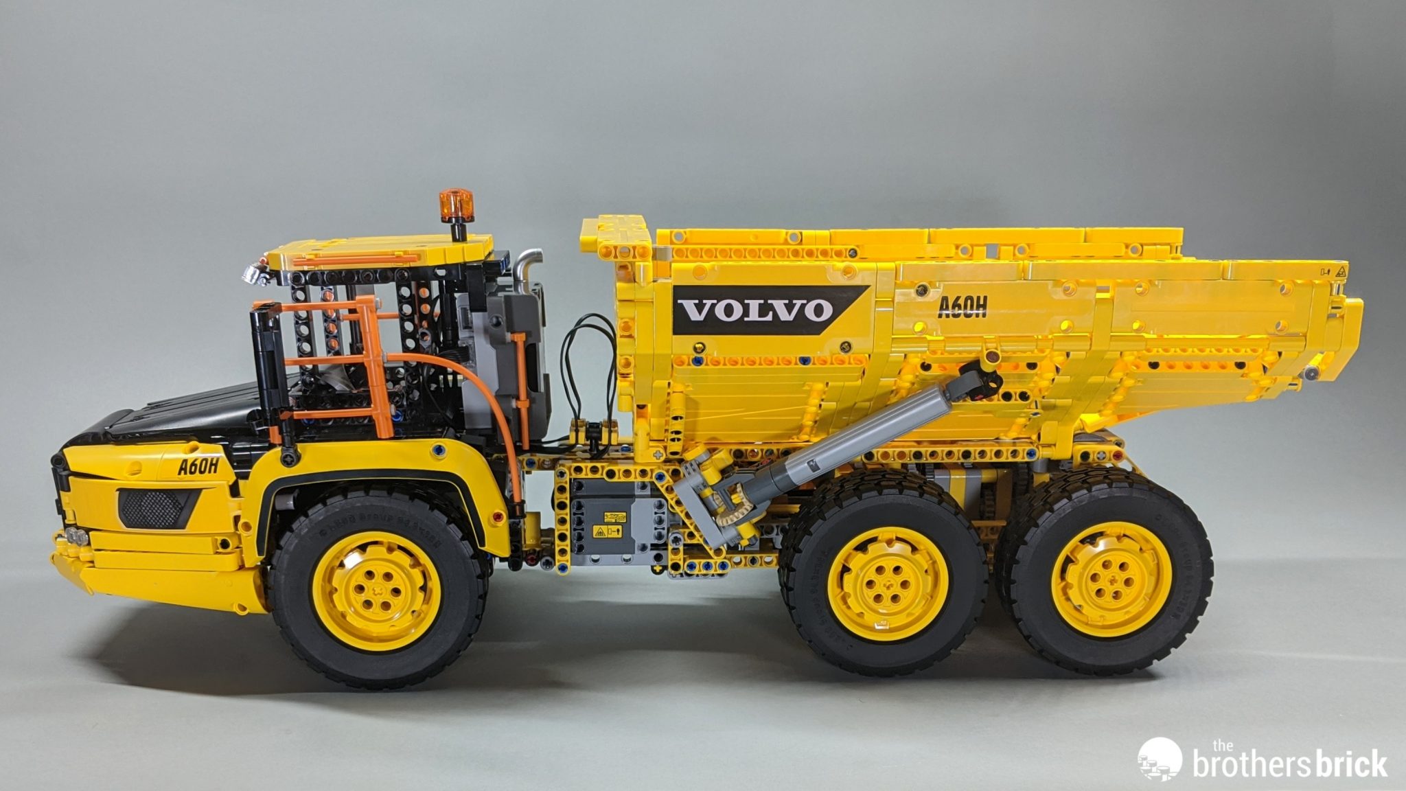 LEGO-Technic-42114-6x6-volvo-articulated-hauler-Review-50 - The ...