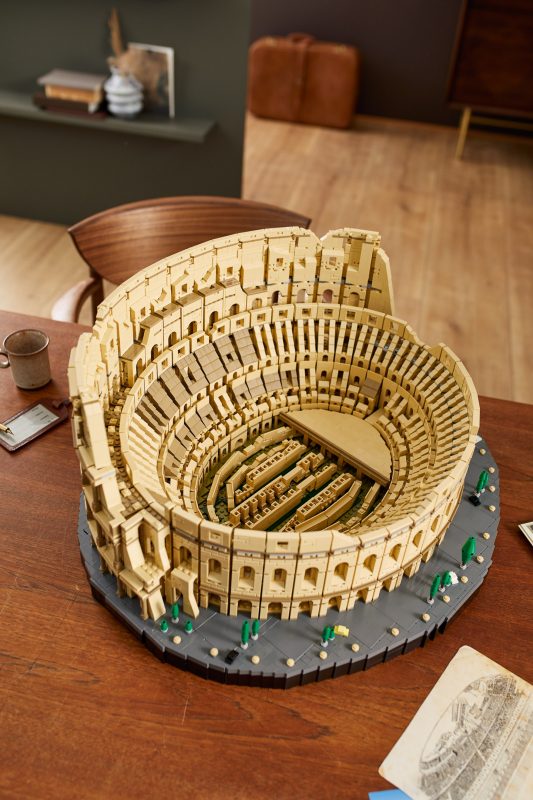 LEGO reveals 10276 Colosseum; ancient Roman stadium will be biggest LEGO  set ever [News] - The Brothers Brick