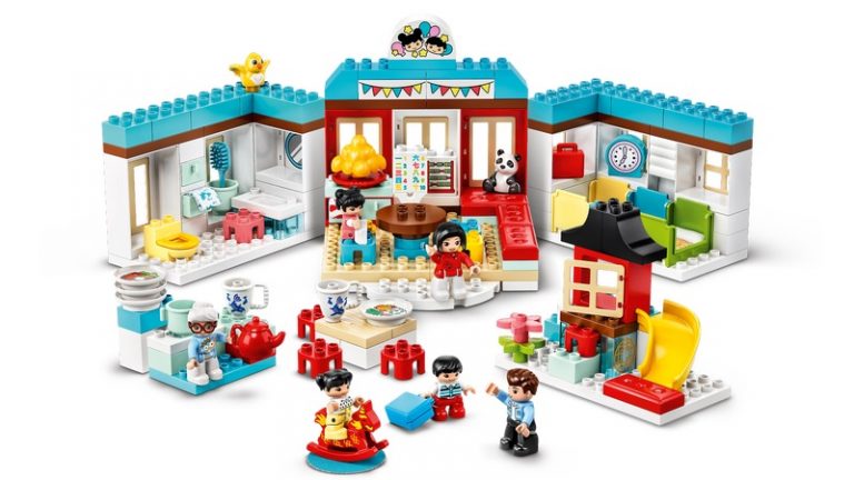 LEGO Duplo Happy Childhood Moments 10943 768x432