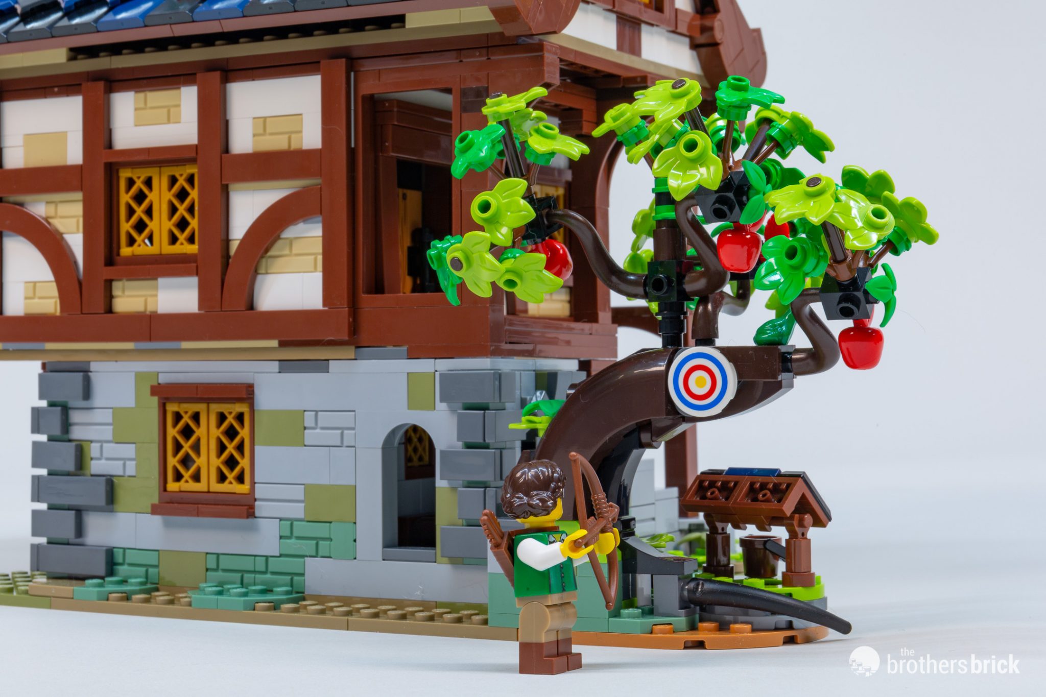 LEGO Ideas 21325 Medieval Blacksmith TBB Review JXAIV17 The