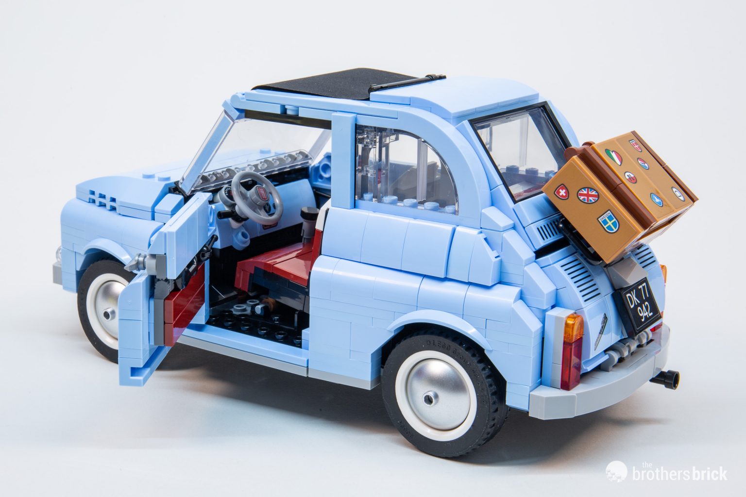 LEGO Creator Expert 77942 Fiat 500 limited edition comparison: blue is ...