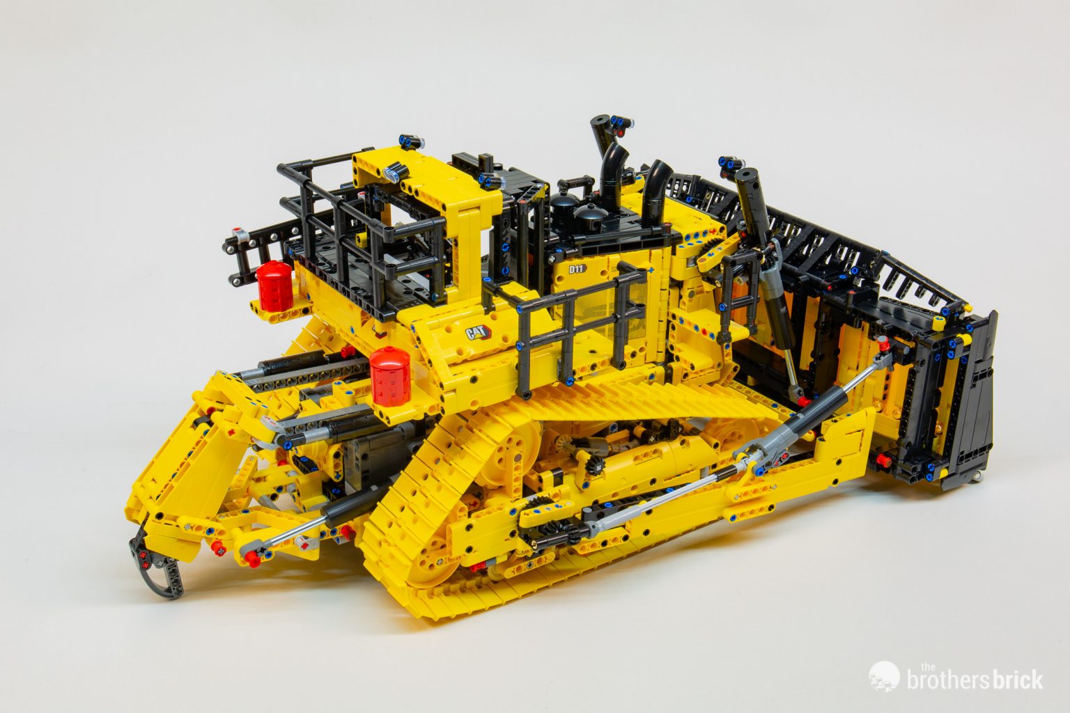 LEGO Technic 42131 Cat D11 Bulldozer TBB Review51 The Brothers