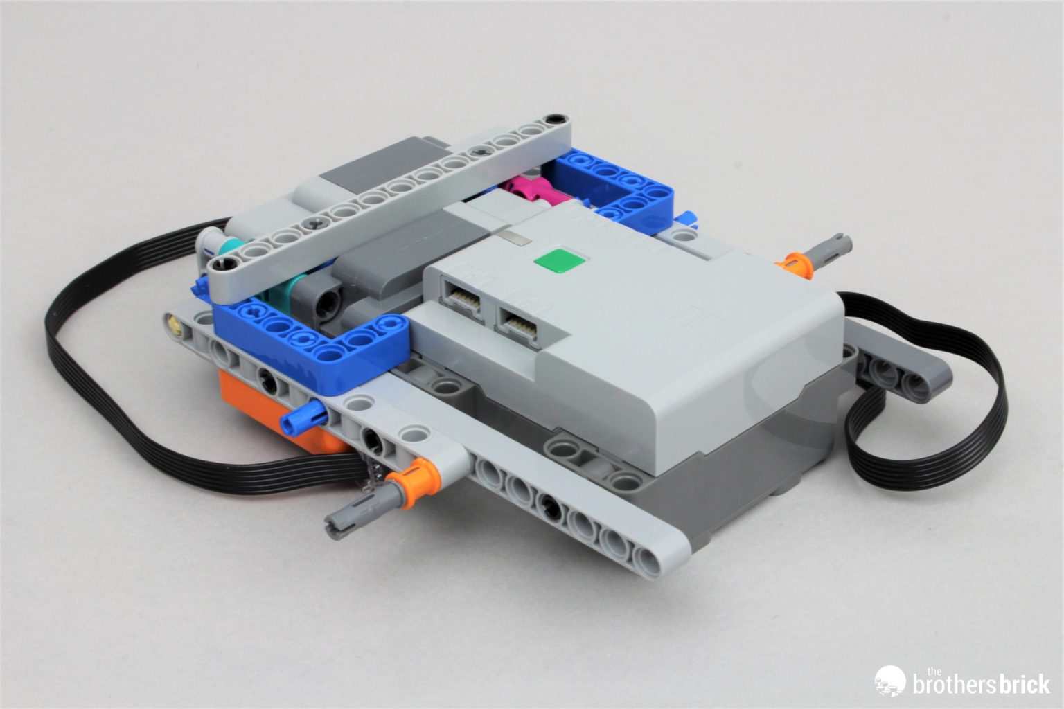 LEGO Technic 42140 App-Controlled Transformation Vehicle - TBB Review - (14) - The Brothers 
