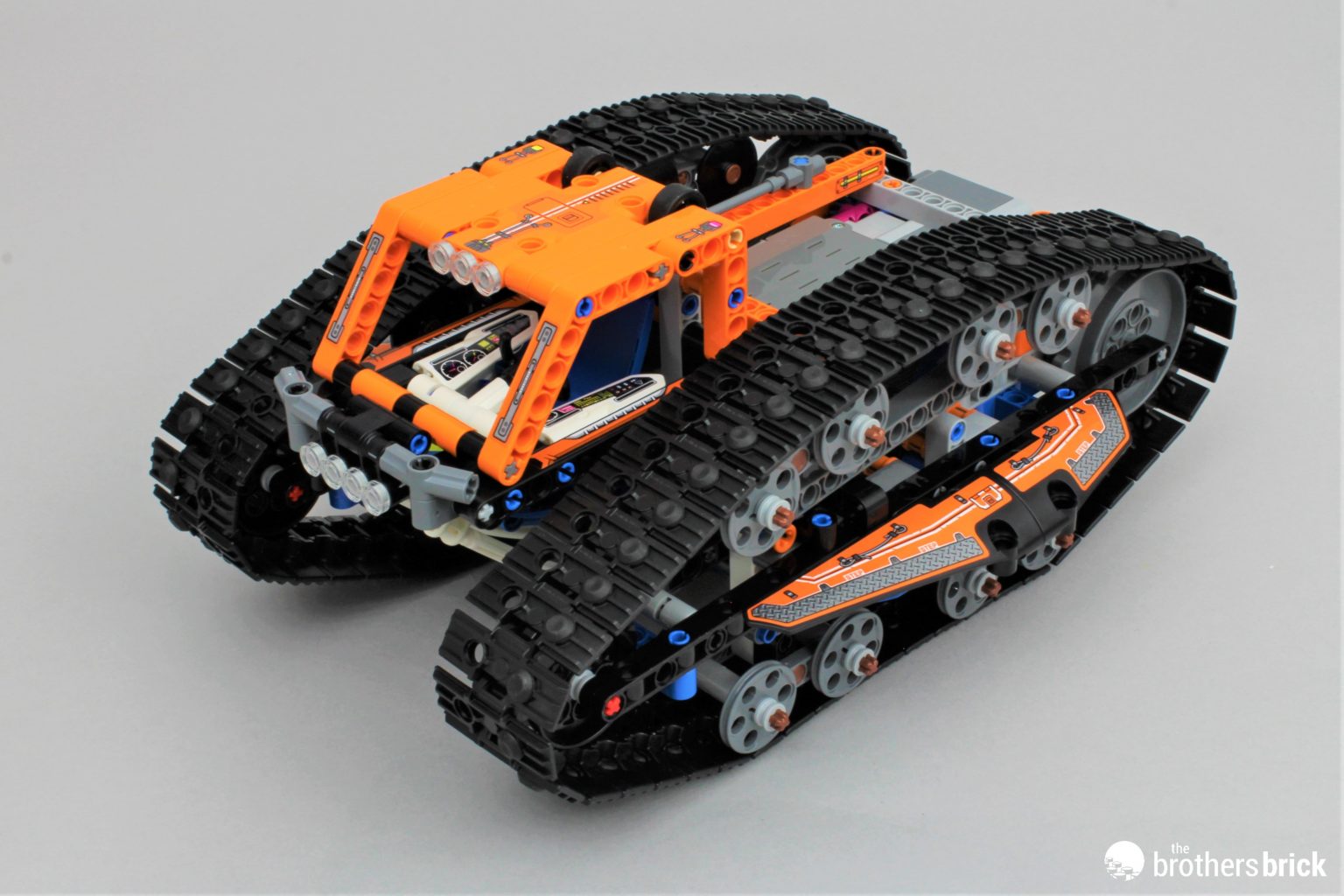 LEGO Technic 42140 AppControlled Transformation Vehicle TBB Review (46) The Brothers