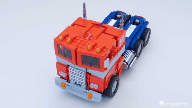 LEGO-Transformers-10302-Optimus-Prime-Review-33-ay6eJs-640x360.jpg