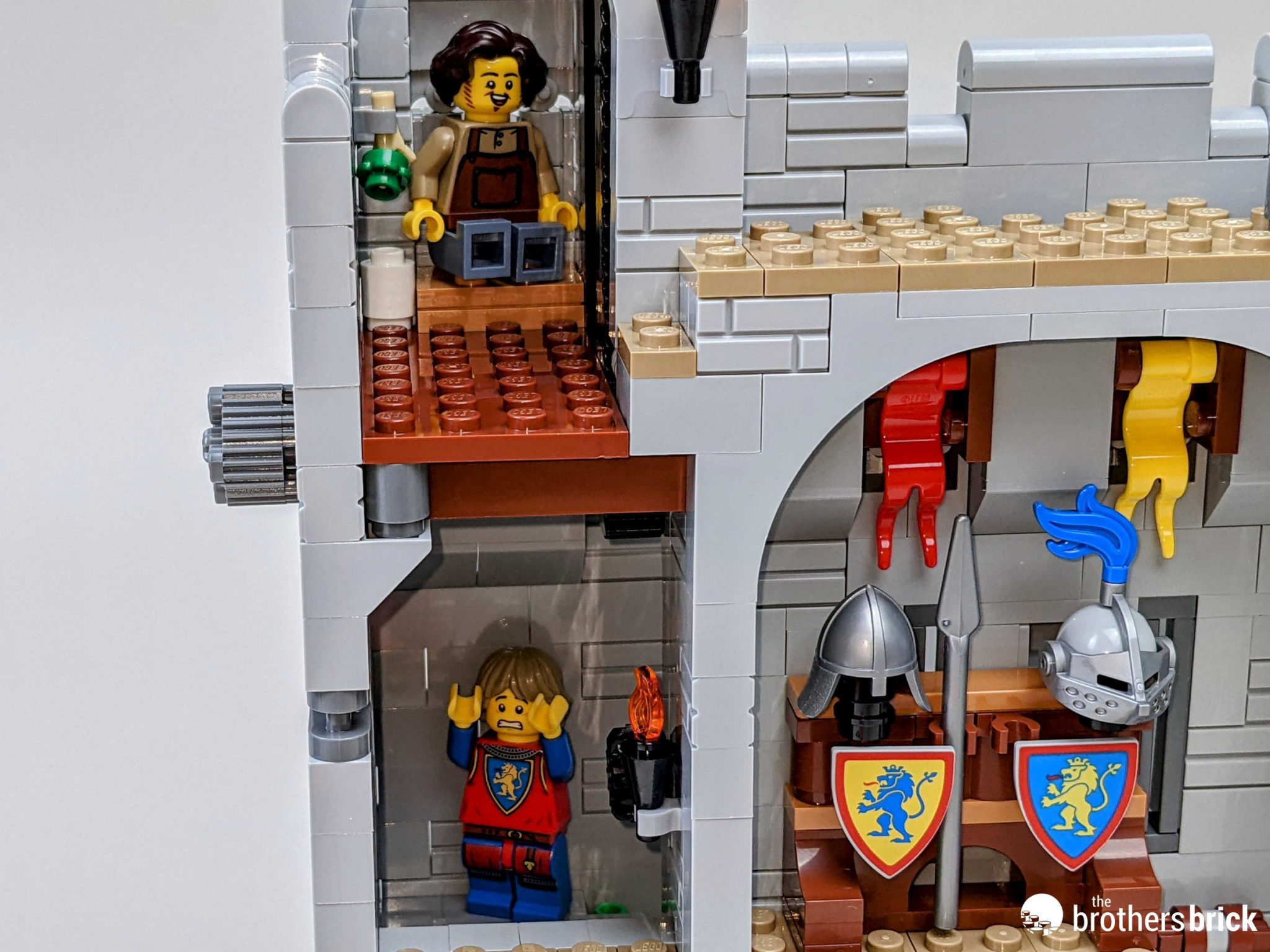 LEGO Iconic 10305 Lion Knights' Castle TBB Review 7QUG7 88