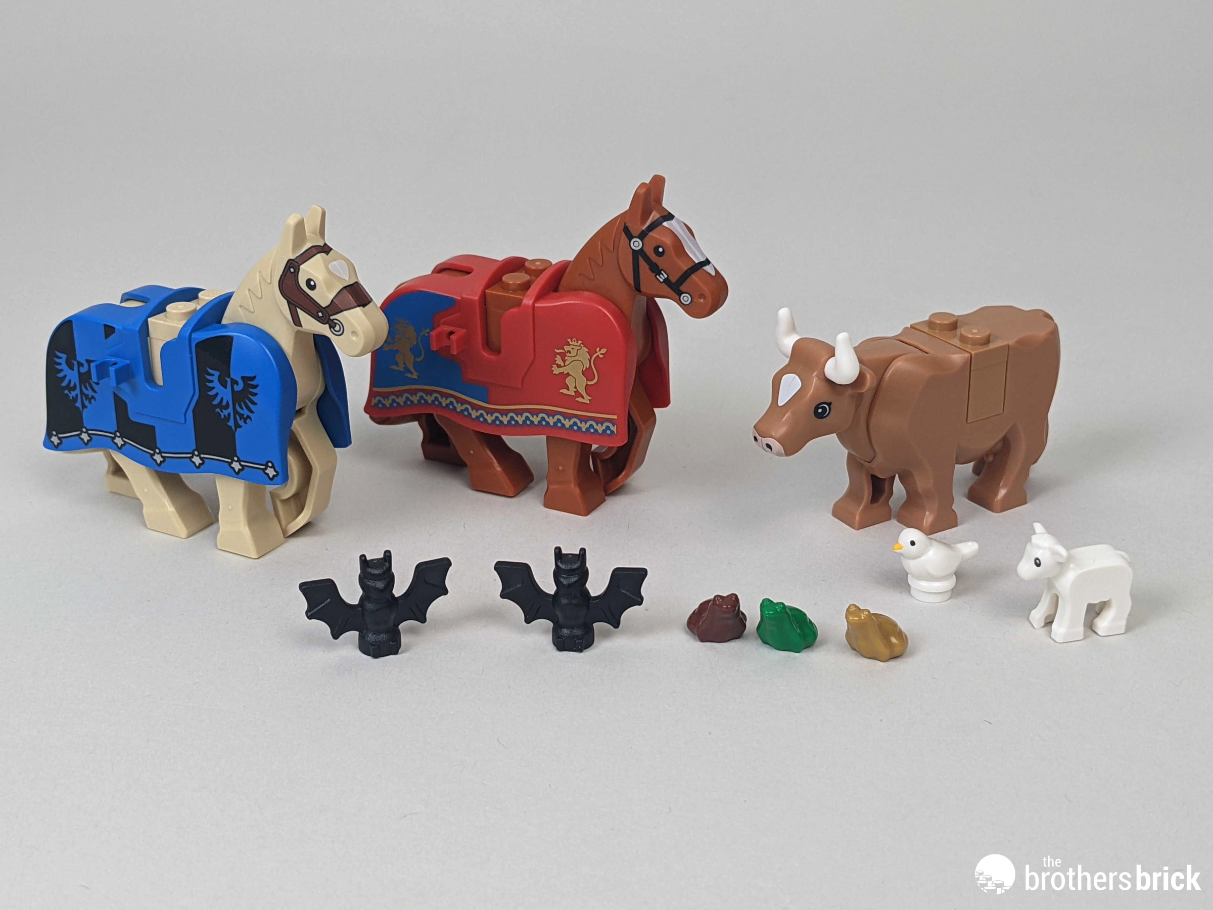 LEGO 10305 Lion's Knight Castle Minifigures, Farmers, Cows, Horses