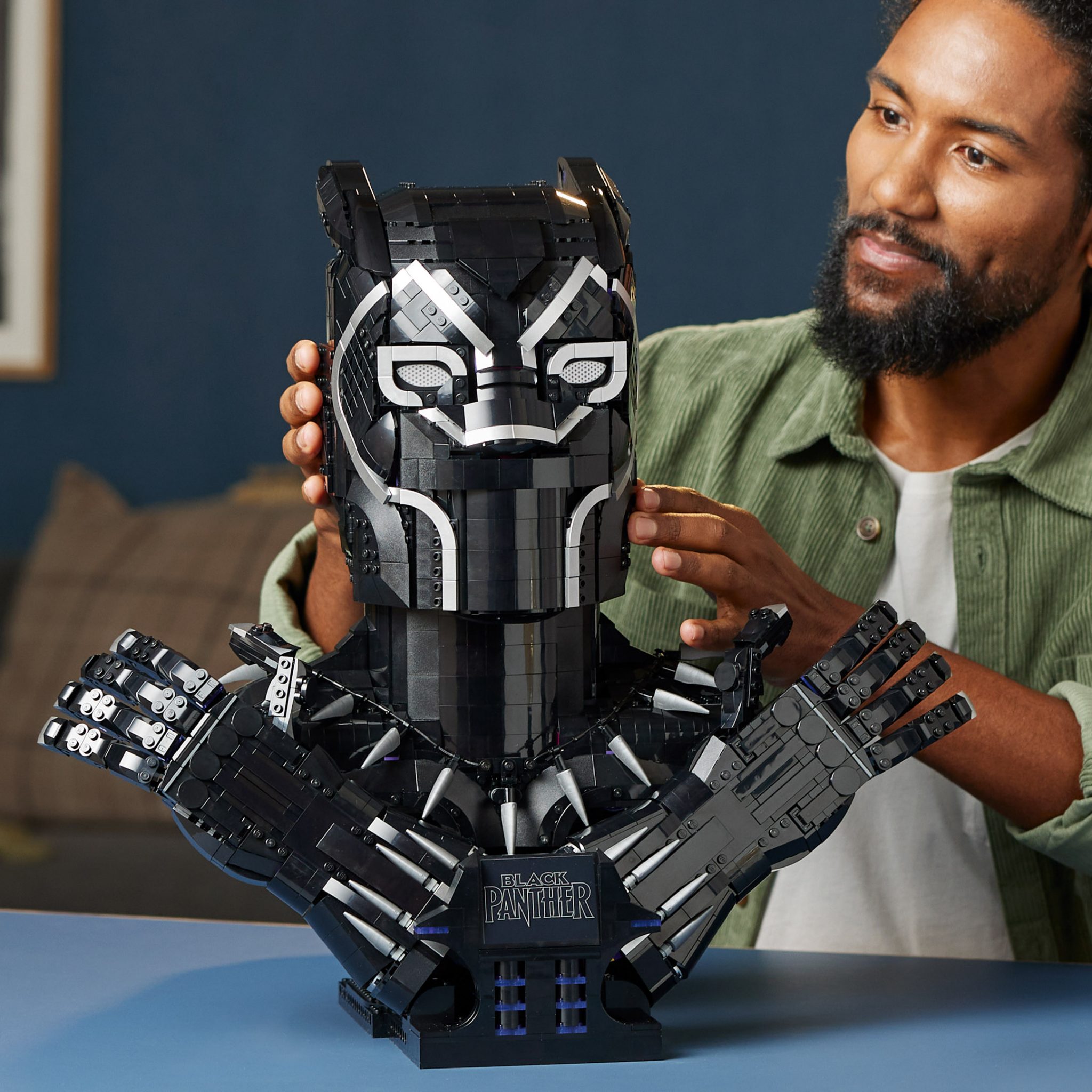 LEGO reveals 76215 Black Panther as massive 3,000-piece bust of the ...