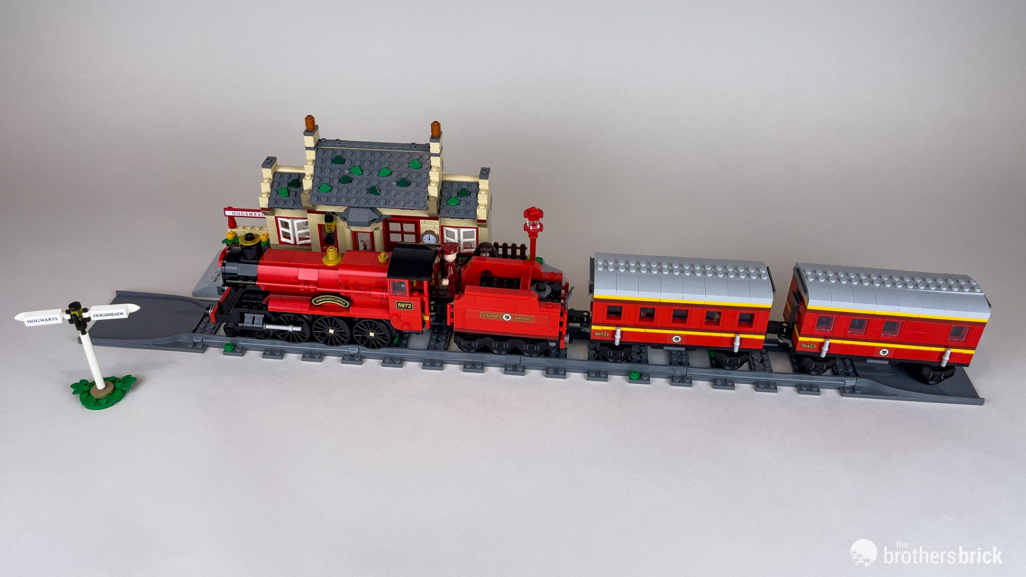 LEGO Harry Potter 76423 Hogwarts Express & Hogsmeade Station TBB