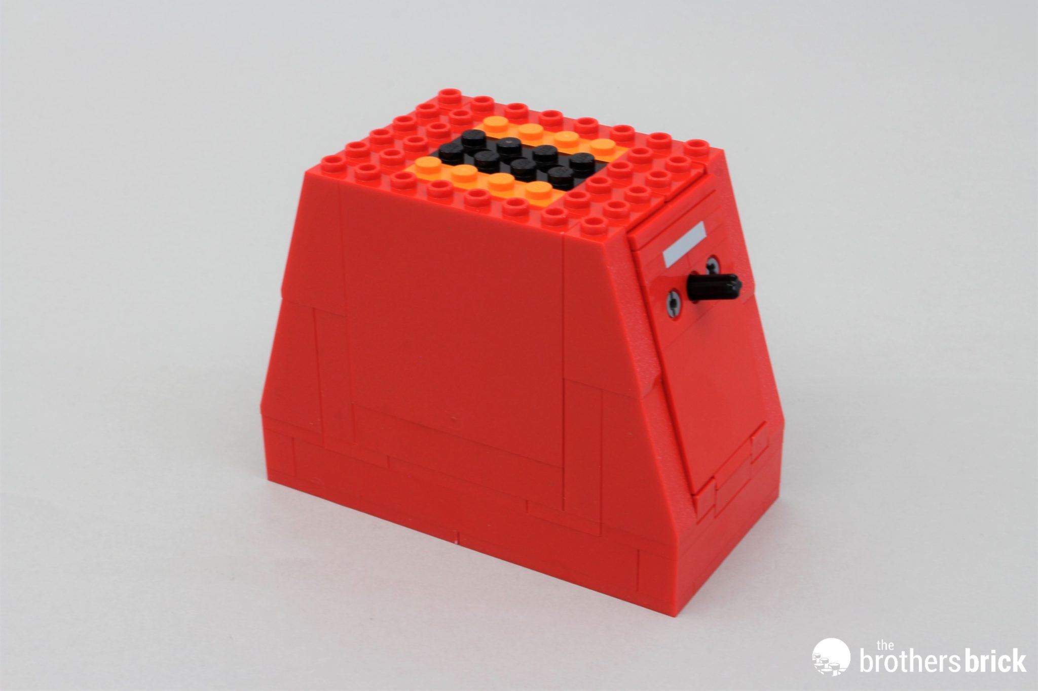 LEGO 40649 Up-Scaled LEGO Minifigure - Magnifying an icon [Review ...