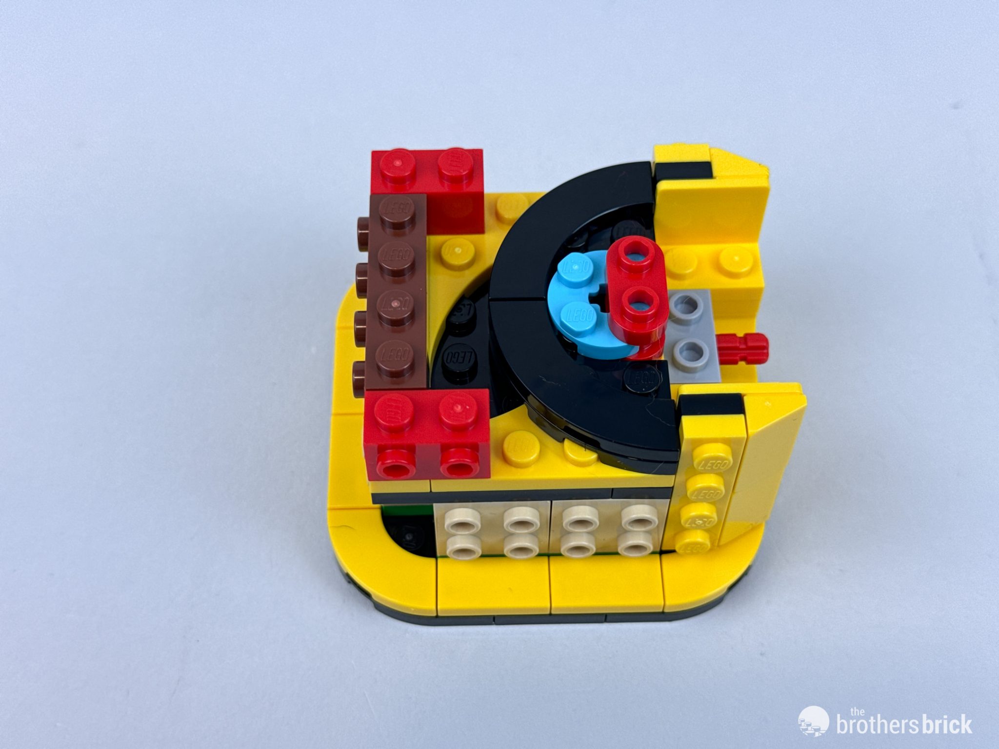 LEGO Creator 3in1 31149 Flowers in Watering Can TBB Review13 The Brothers Brick The