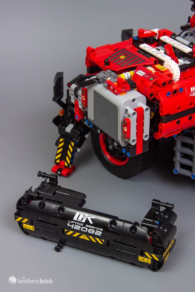 The biggest LEGO Technic set ever 42082 Rough Terrain Crane [Review