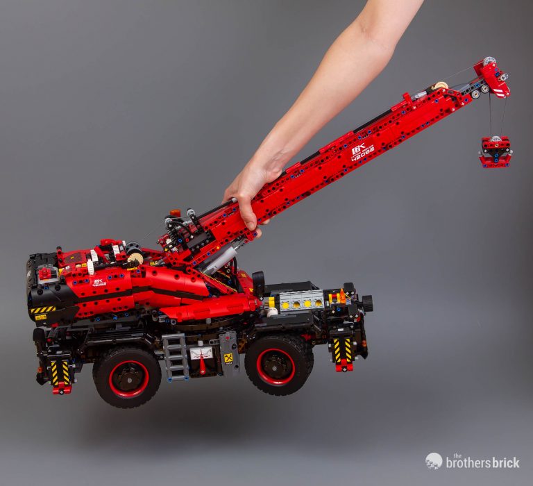 The biggest LEGO Technic set ever 42082 Rough Terrain Crane [Review