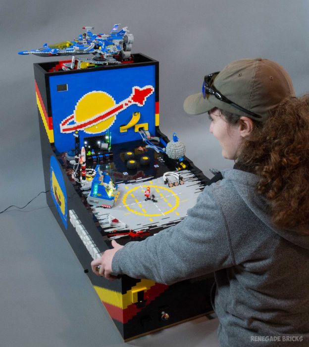 Working LEGO pinball machine built from 15,000 bricks features Benny in