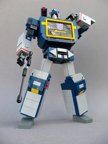 Soundwave by MortalSordsman on flickr