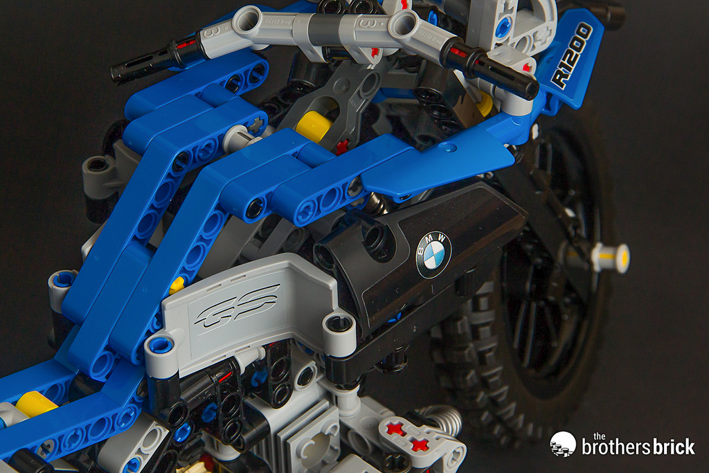 The motorcycle season sees an early January start with the LEGO® Technic  BMW R 1200 GS Adventure.